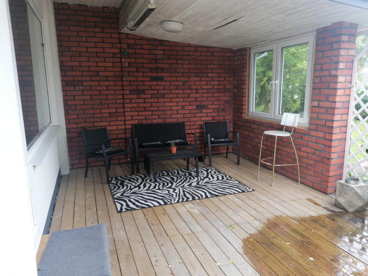 Villa Med Egen Parkering. Moejlighet Att Boka Fran 1 Och Upp Till 5 Personer. Örebro Zewnętrze zdjęcie