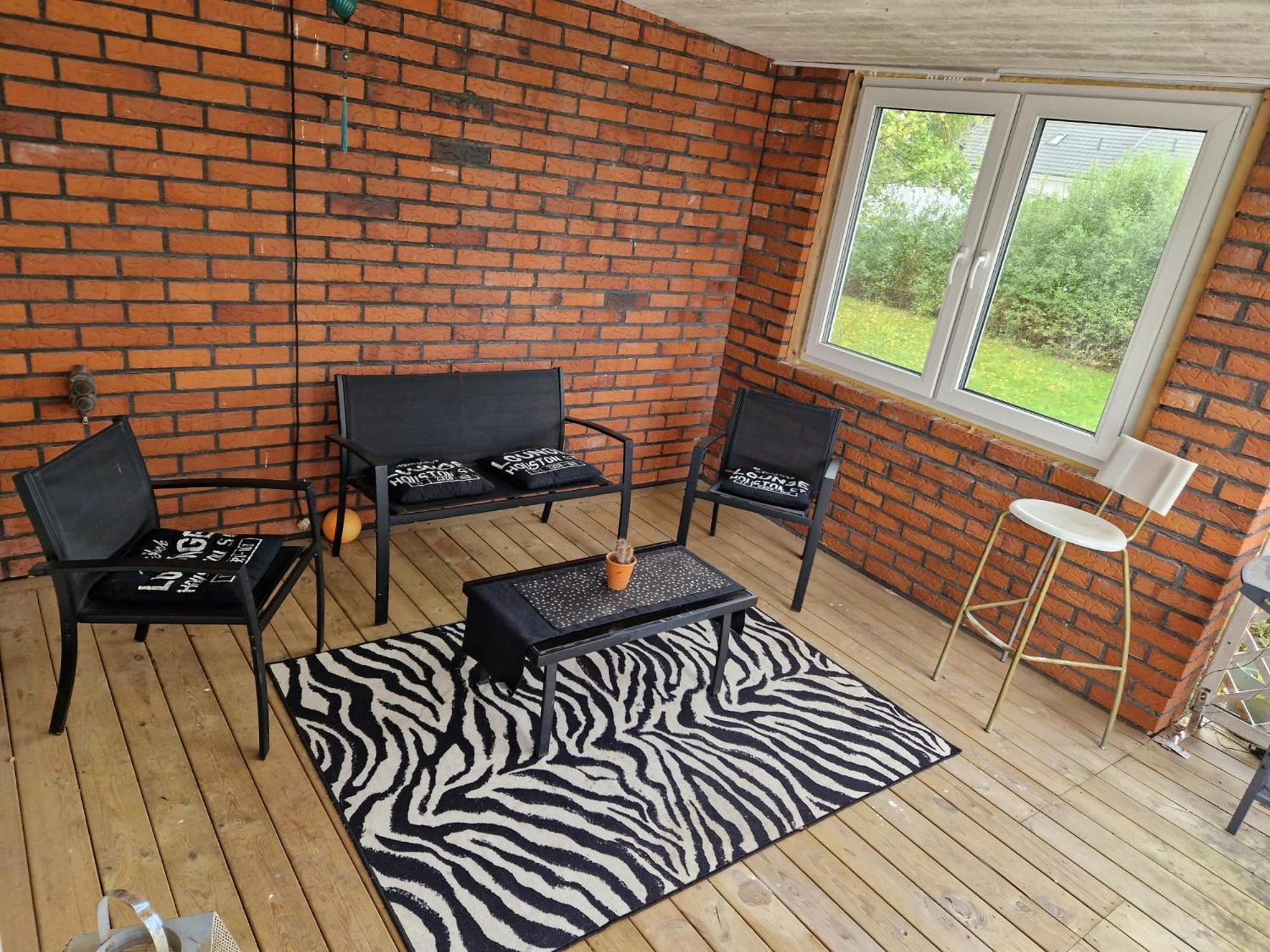 Villa Med Egen Parkering. Moejlighet Att Boka Fran 1 Och Upp Till 5 Personer. Örebro Zewnętrze zdjęcie