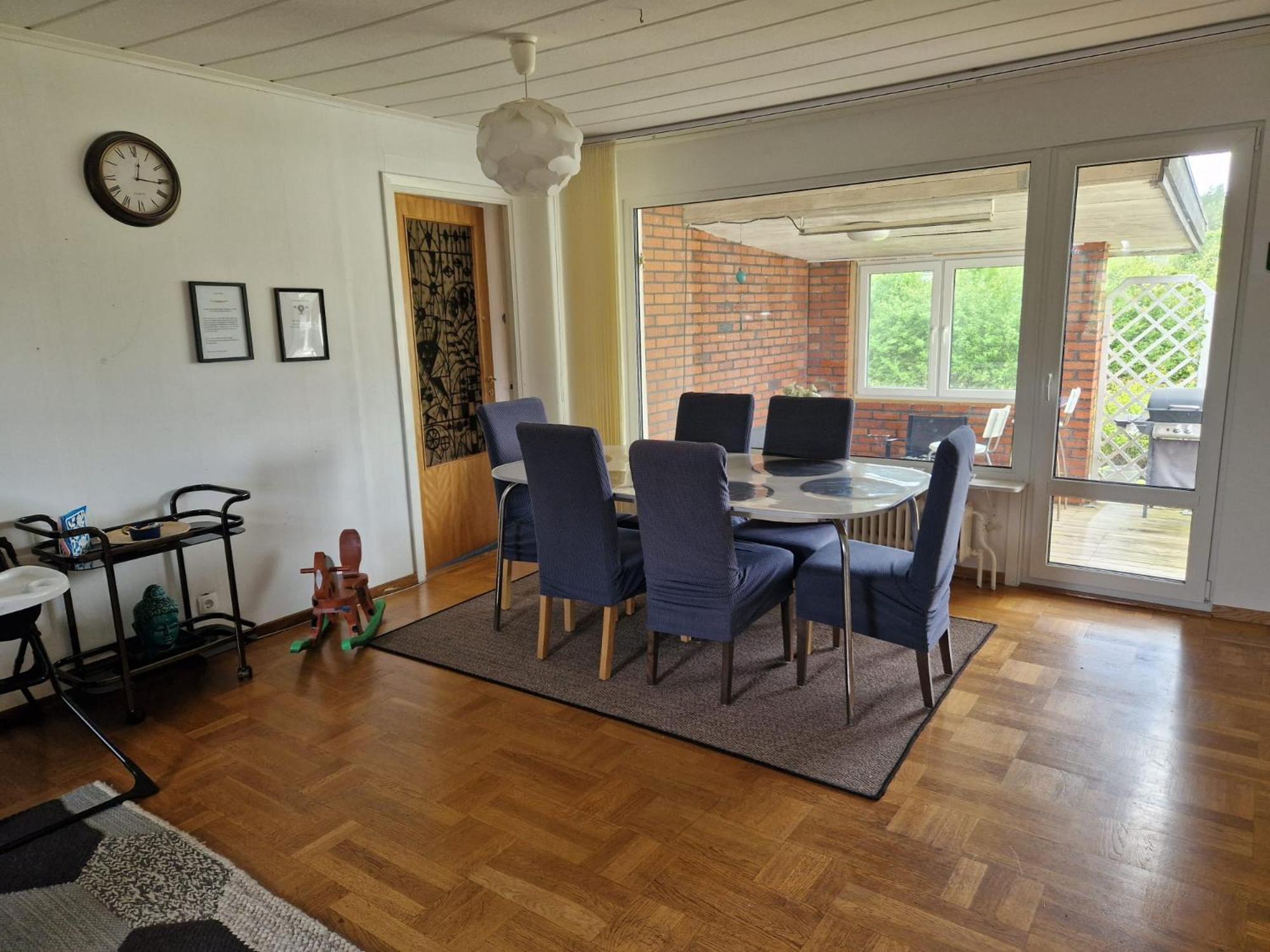 Villa Med Egen Parkering. Moejlighet Att Boka Fran 1 Och Upp Till 5 Personer. Örebro Zewnętrze zdjęcie
