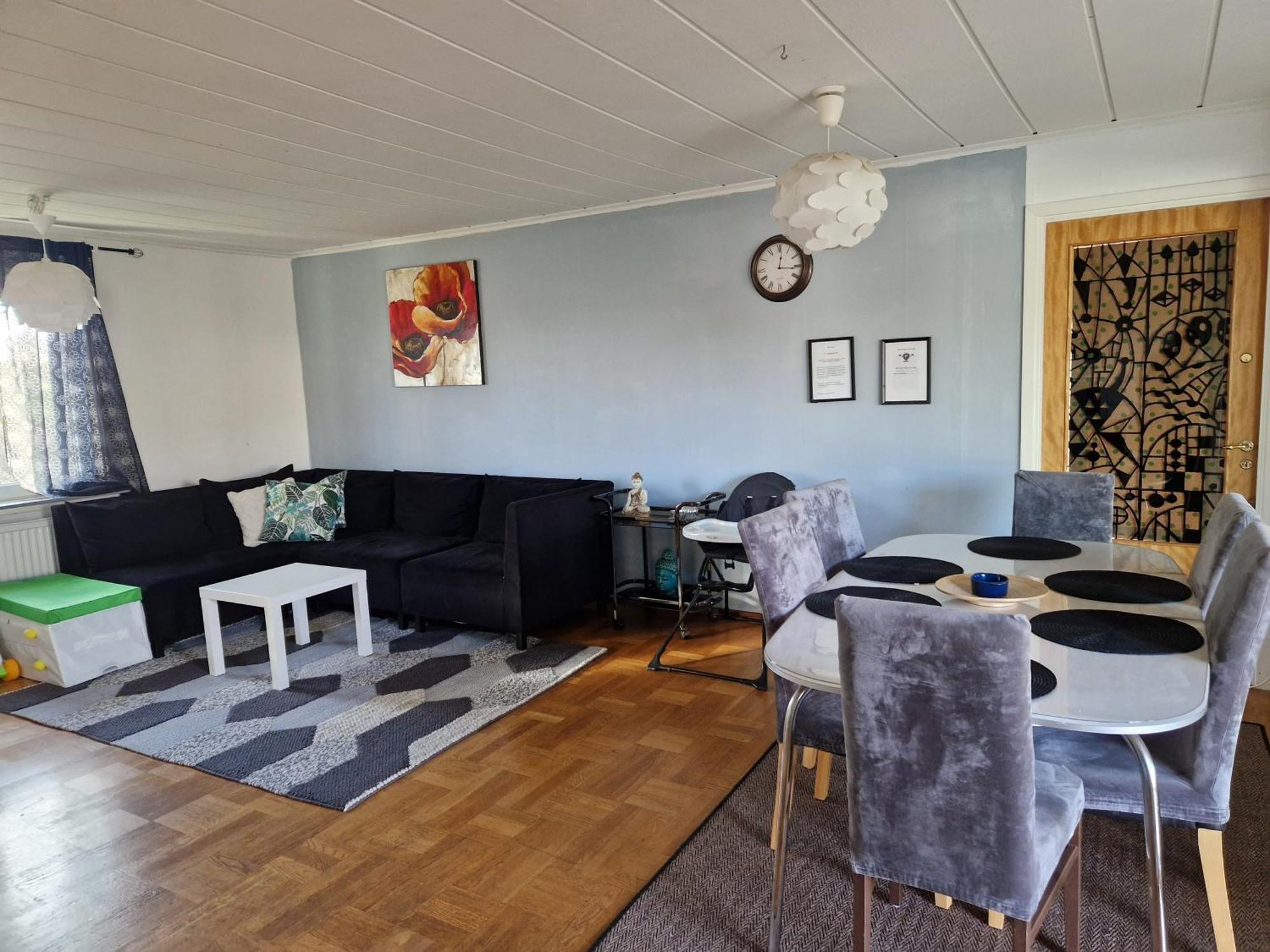 Villa Med Egen Parkering. Moejlighet Att Boka Fran 1 Och Upp Till 5 Personer. Örebro Zewnętrze zdjęcie